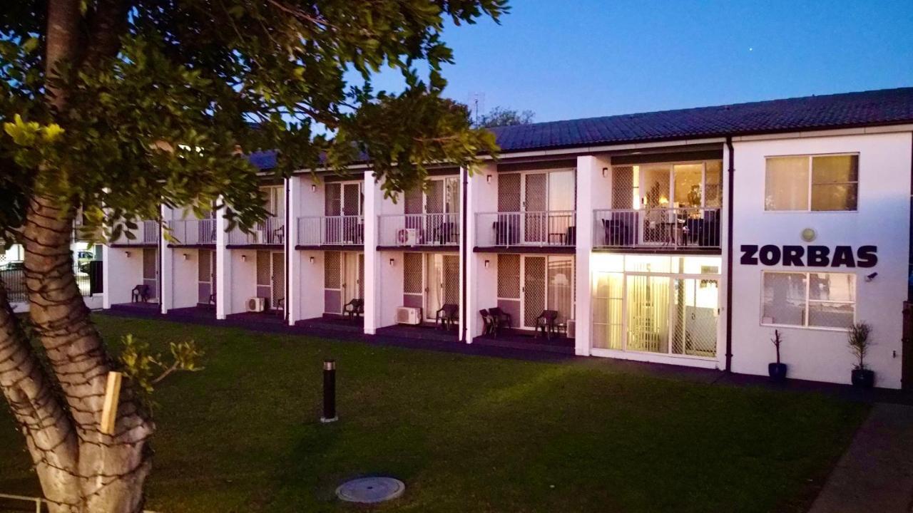 Zorba Waterfront Motel Batemans Bay Buitenkant foto