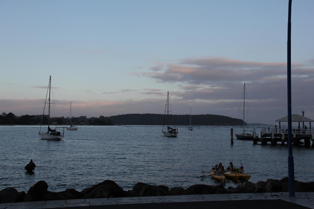 Zorba Waterfront Motel Batemans Bay Buitenkant foto