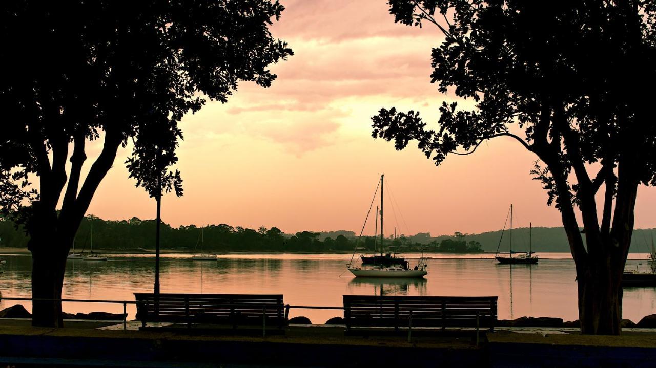 Zorba Waterfront Motel Batemans Bay Buitenkant foto