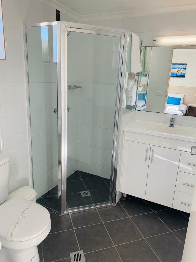 Zorba Waterfront Motel Batemans Bay Buitenkant foto